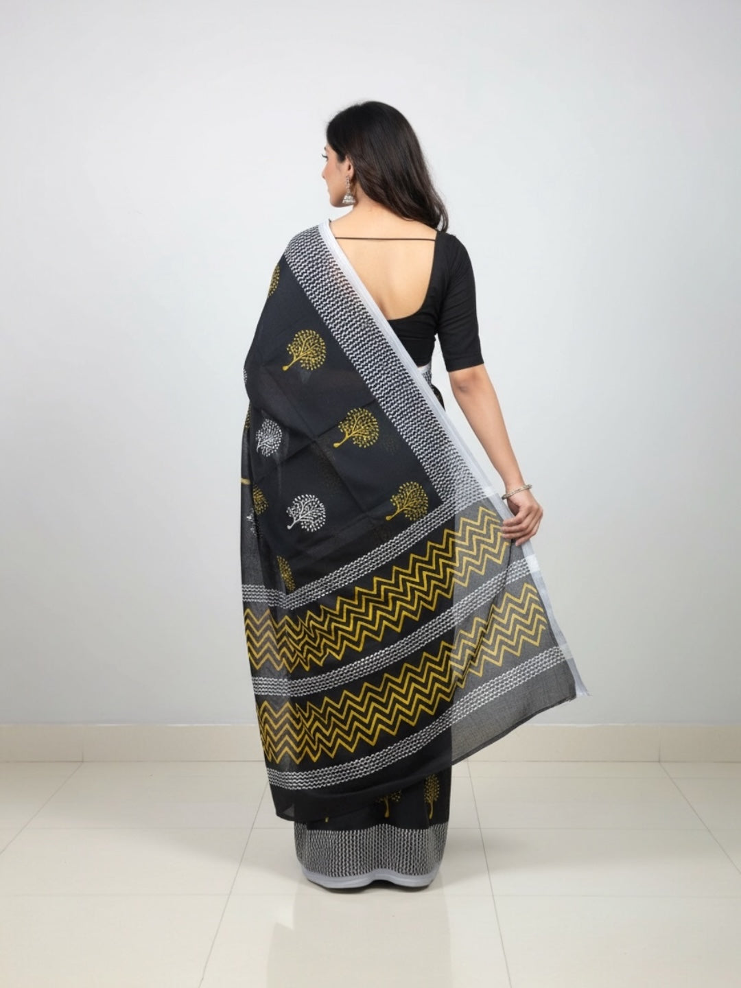 Traditional Printed Mul Mul Cotton Saree for Women