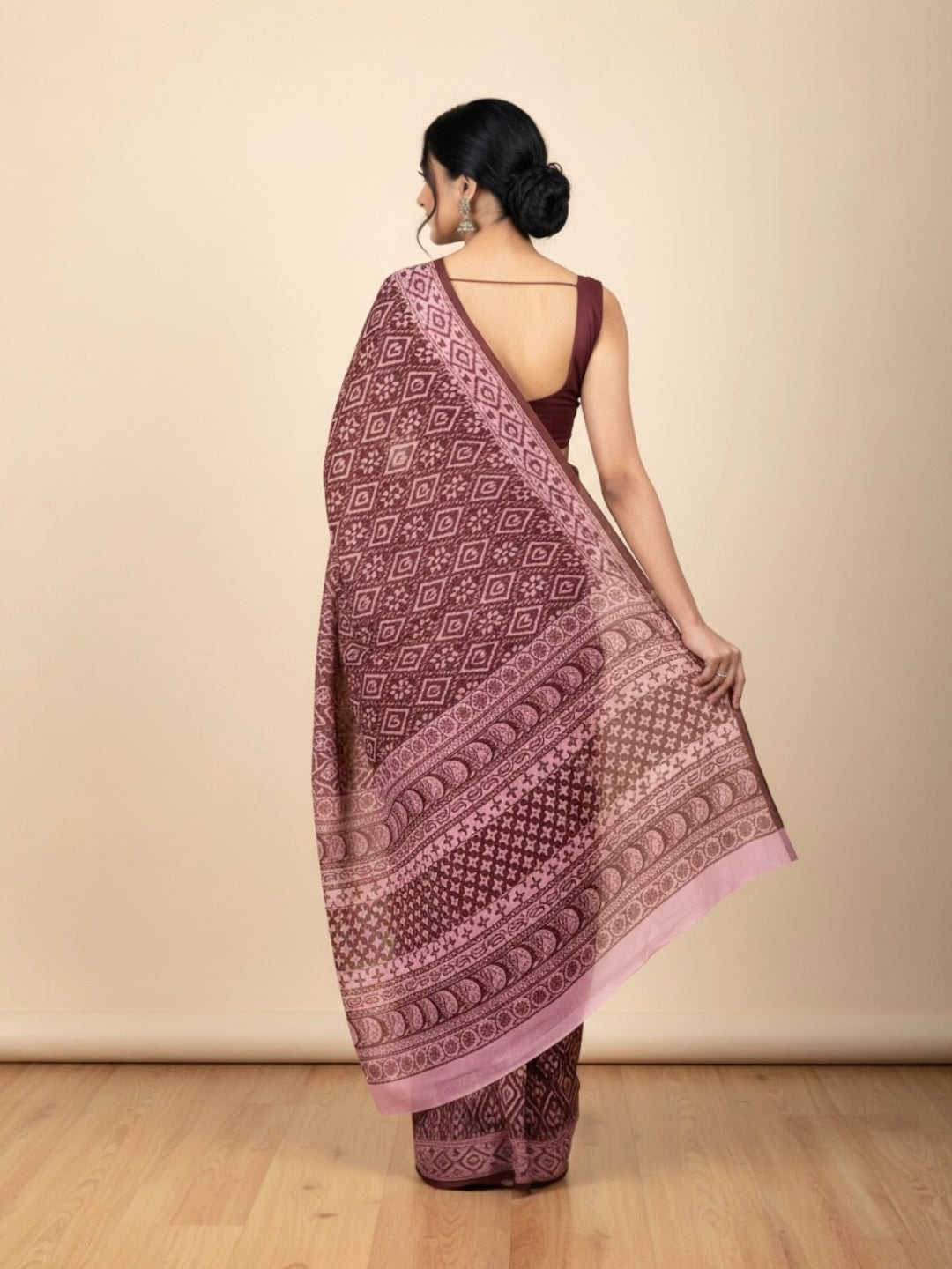 Stylish Brown saree in pure cotton fabric