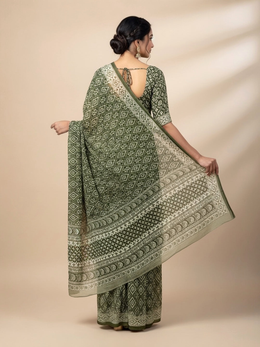 Green Printed Daily Wear Cotton Saree – Comfortable & Elegant